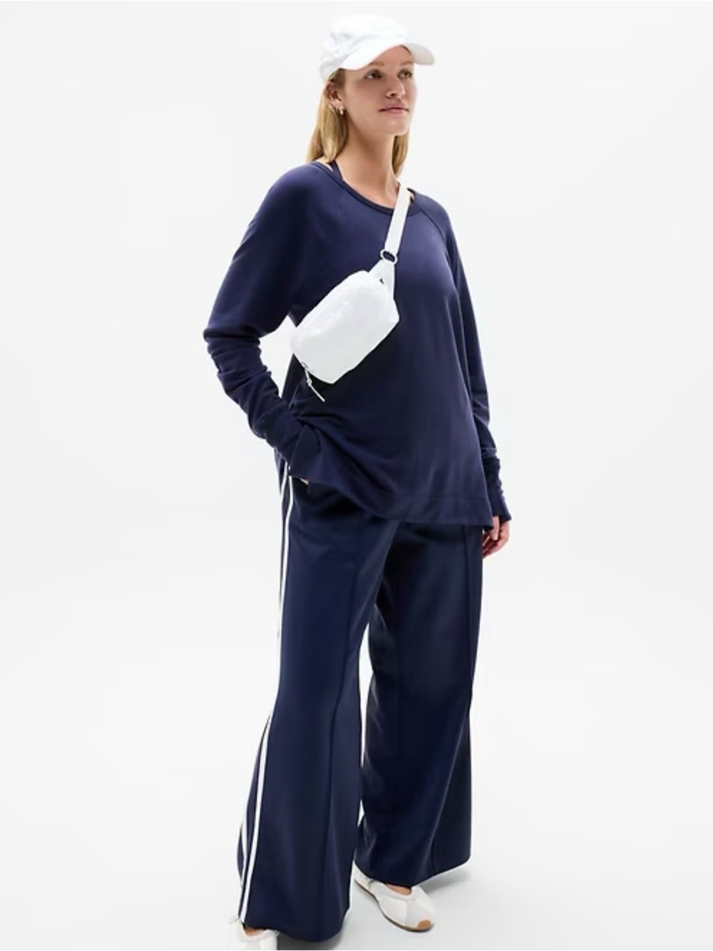 Athleta Coaster Luxe Crew Sweatshirt Navy Blue Large Super Soft Fleece Pullover